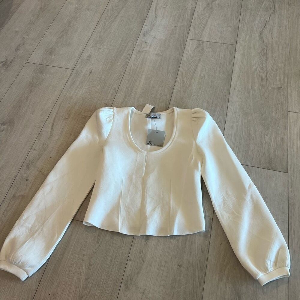 Dh New York women’s sweater size s